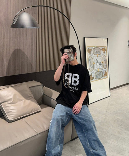 T-shirt Balenciaga à logo « BB » craquelé (noir)