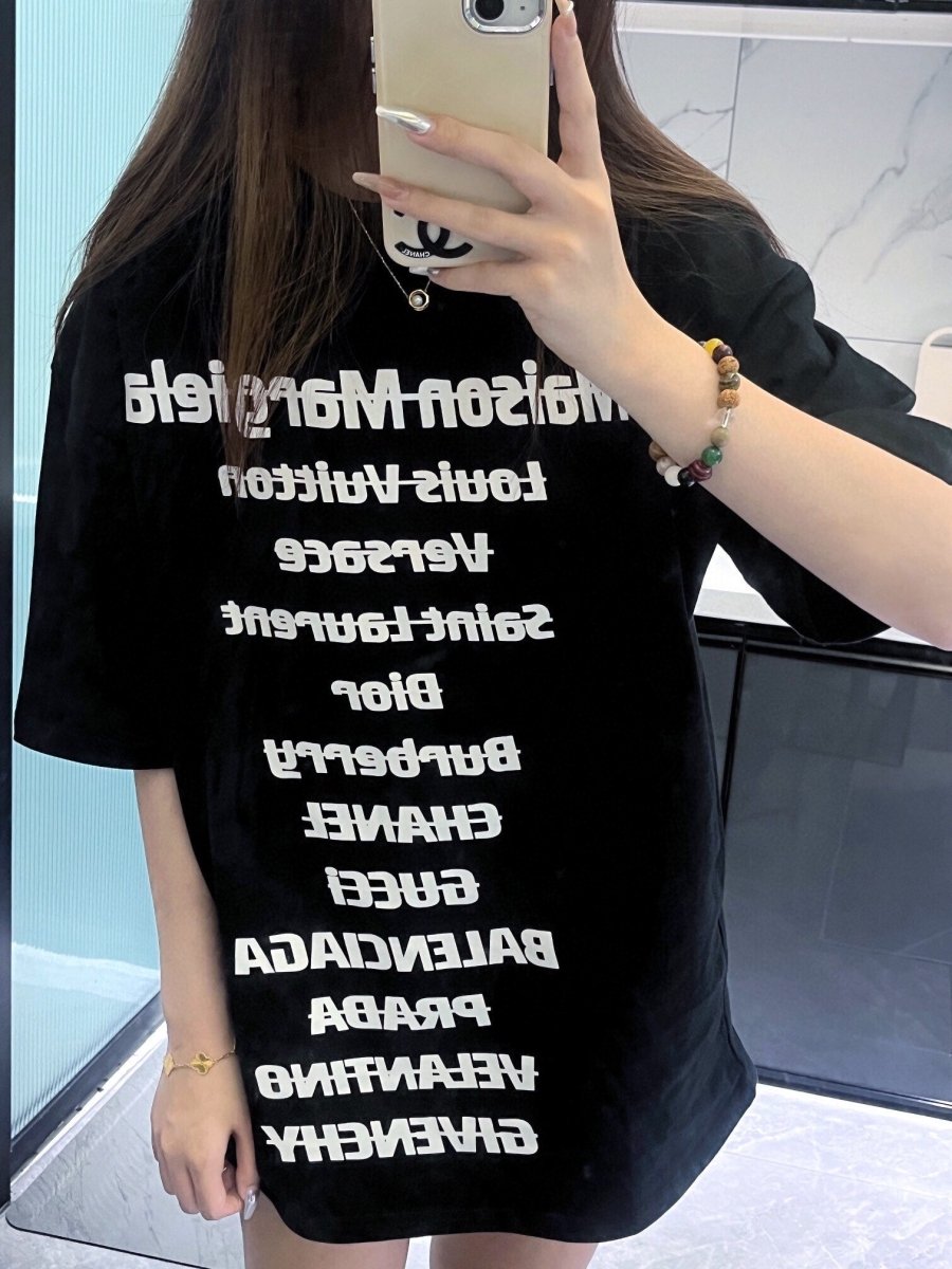 T-shirt noir Balenciaga avec noms de designers