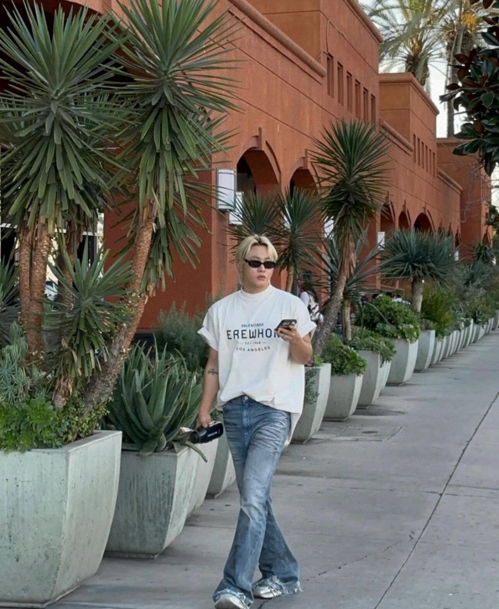 T-shirt Balenciaga Erewhon