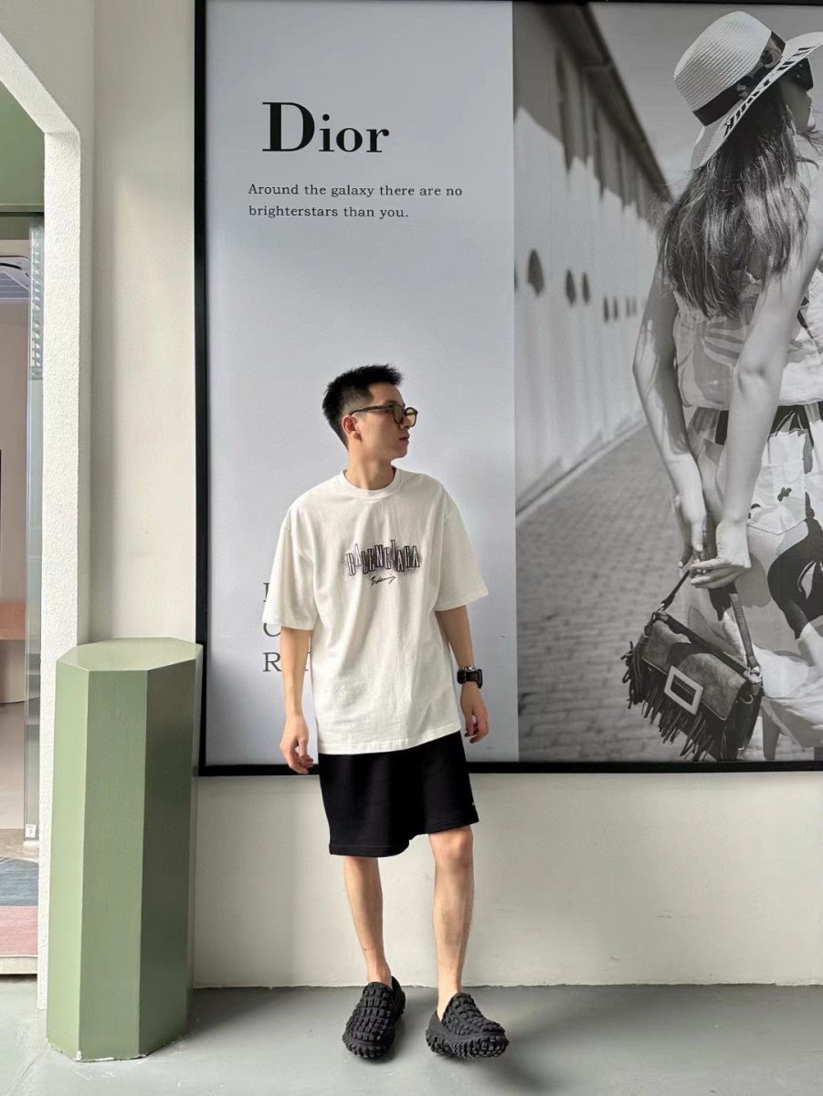 T-shirt Balenciaga à logo graphique