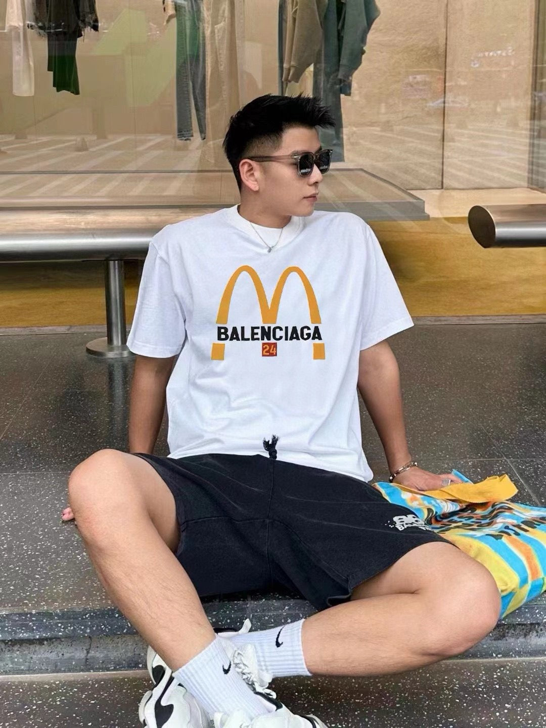 T-shirt Balenciaga inspiré de McDonald's