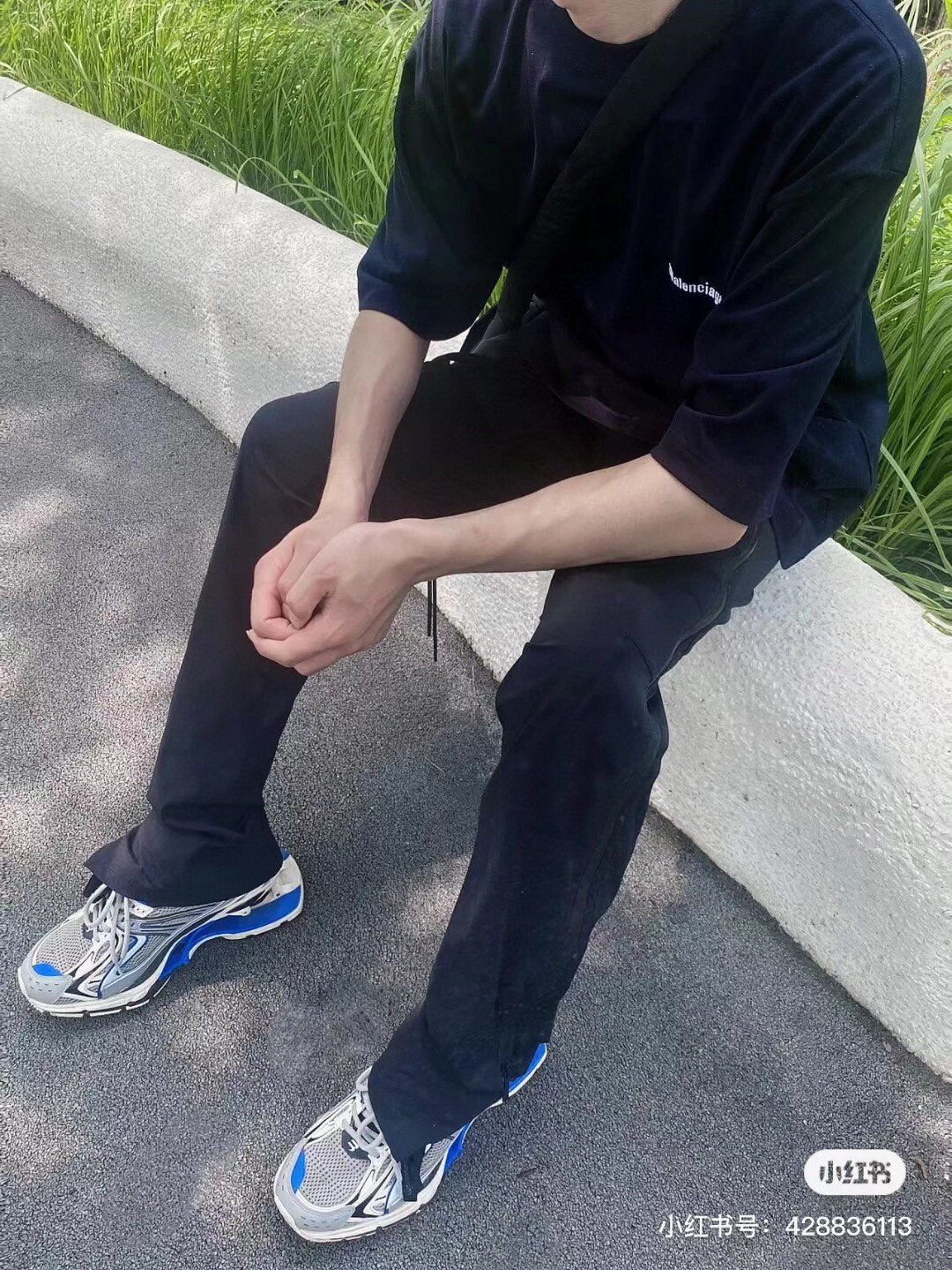 T-shirt Balenciaga minimaliste noir