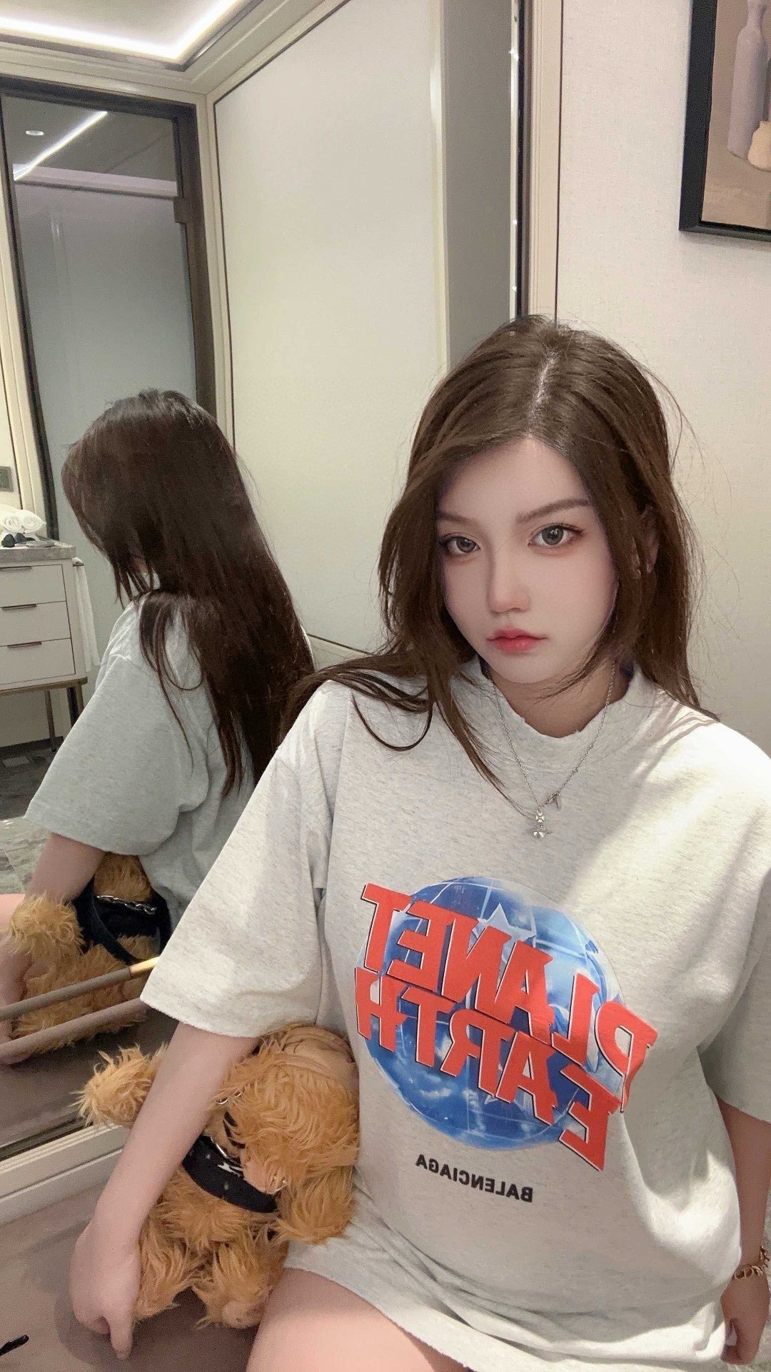 T-shirt Balenciaga Planet Earth (blanc)