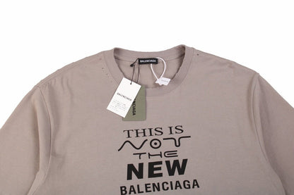 T-shirt Balenciaga « Ceci n'est pas le nouveau logo »