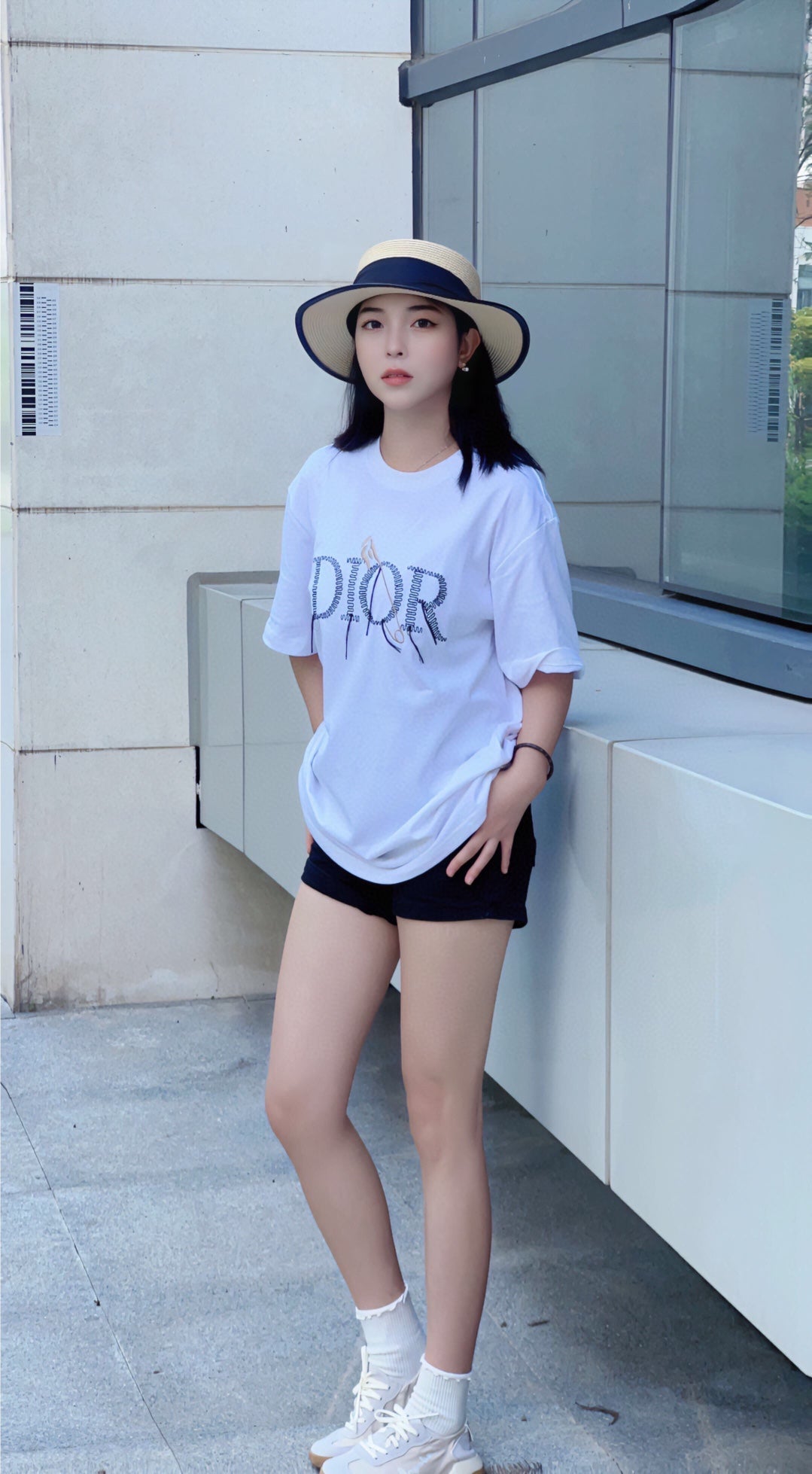 T-shirt Dior avec outils et logo