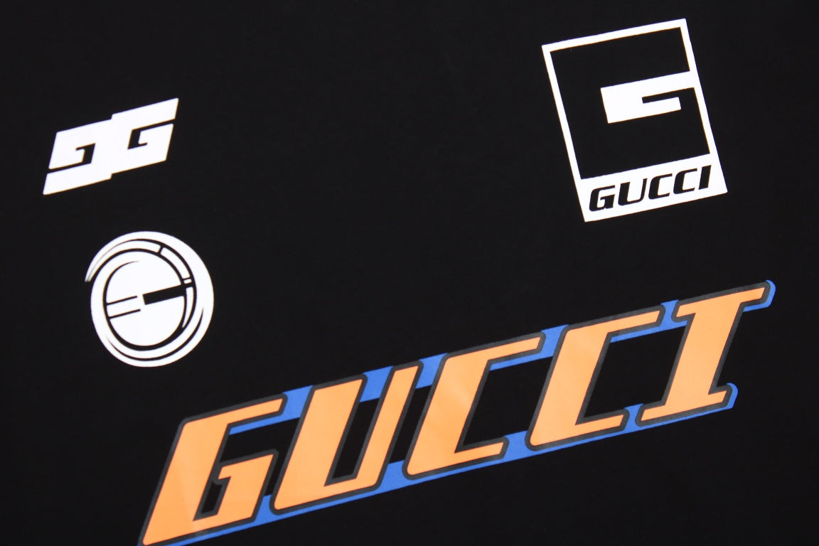 T-shirt Gucci à logo graphique (noir)