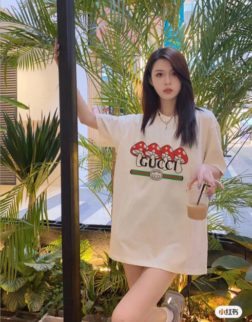 T-shirt Gucci à motif de champignons