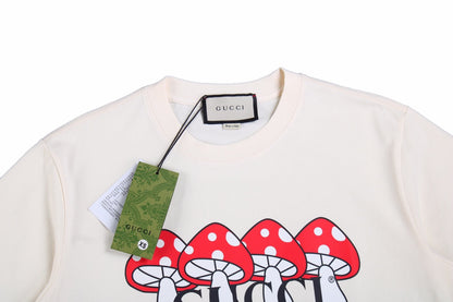 T-shirt Gucci à motif de champignons