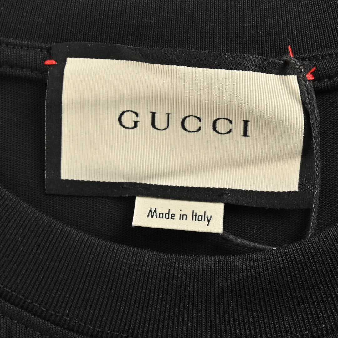 T-shirt noir Gucci à motif snowboarder