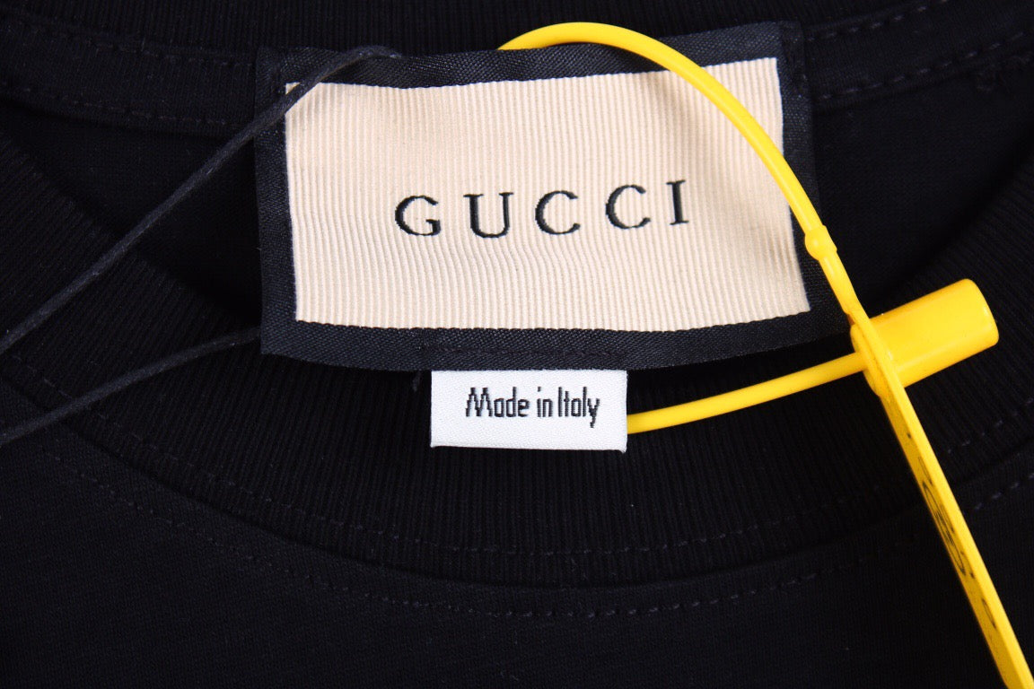 T-shirt Gucci avec villes brodées