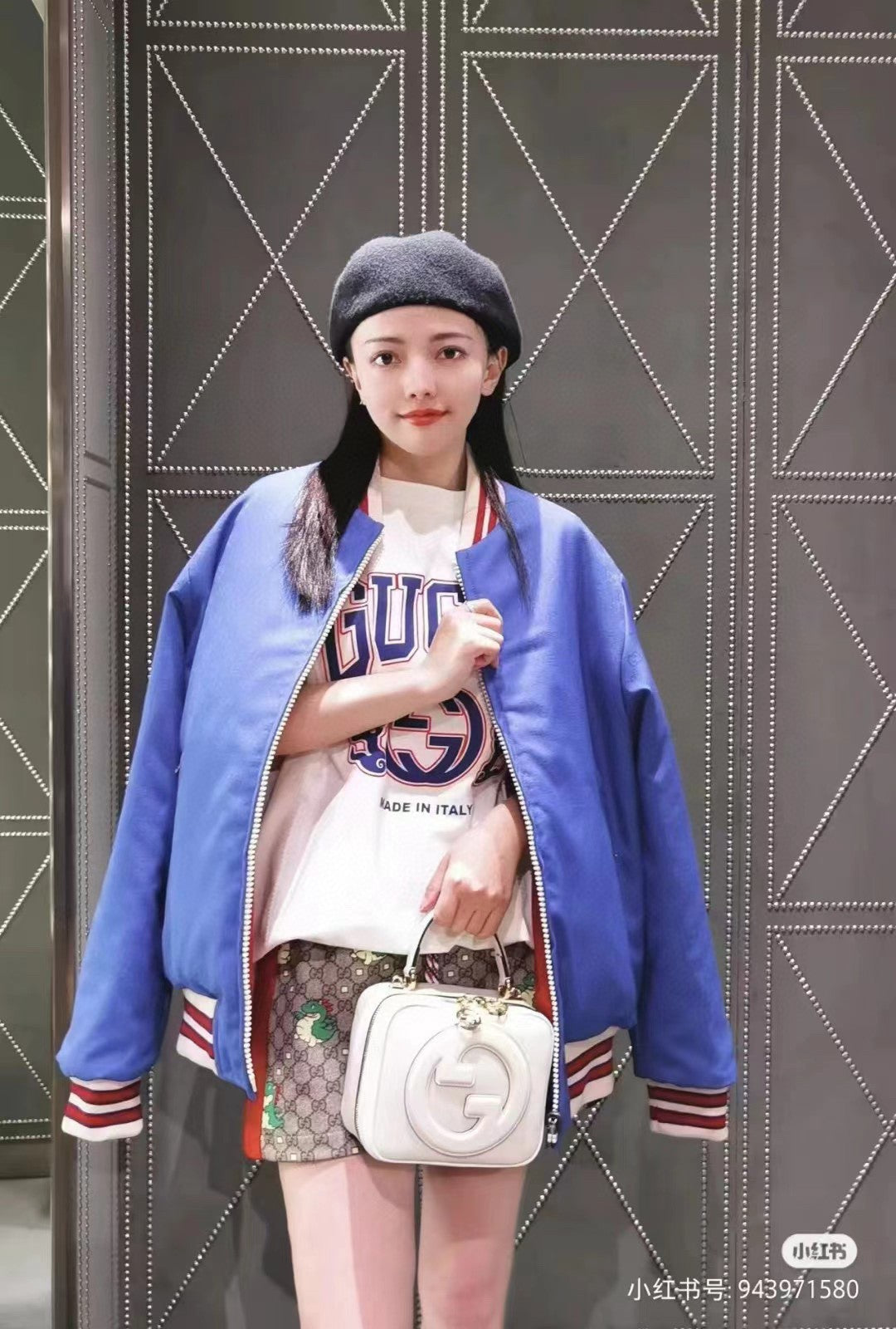 T-shirt blanc Gucci avec logo audacieux