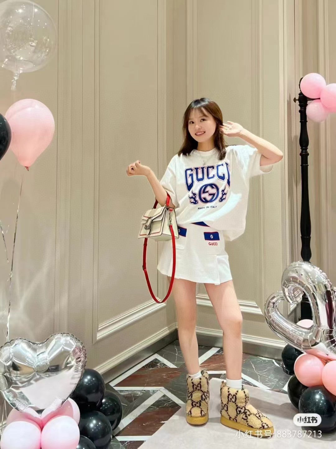 T-shirt blanc Gucci avec logo audacieux