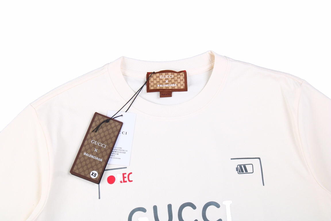 T-shirt blanc issu de la collaboration Gucci x Balenciaga
