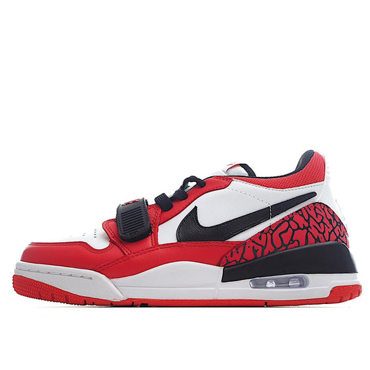 AIR JORDAN 11 « Blanc/Rouge/Noir »