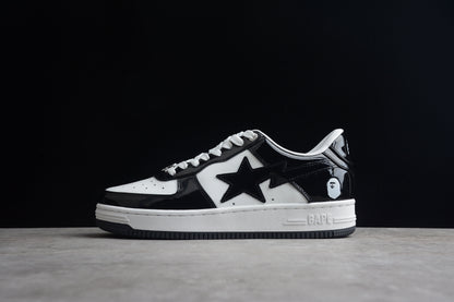 Baskets basses BAPE STA noires et blanches