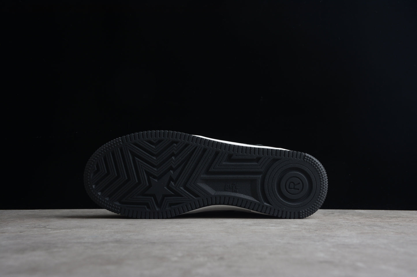 Baskets basses BAPE STA noires et blanches