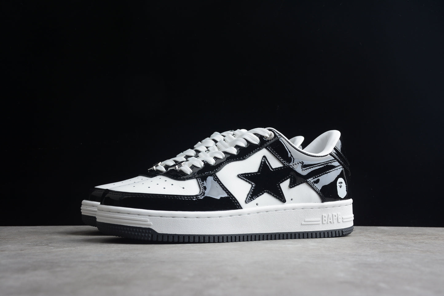 Baskets basses BAPE STA noires et blanches