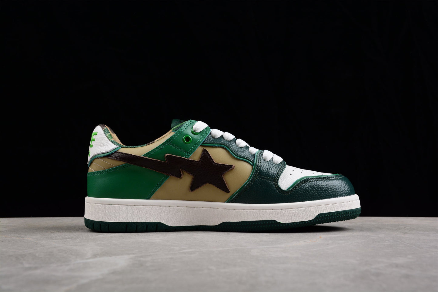 Baskets basses BAPE STA vertes et marron