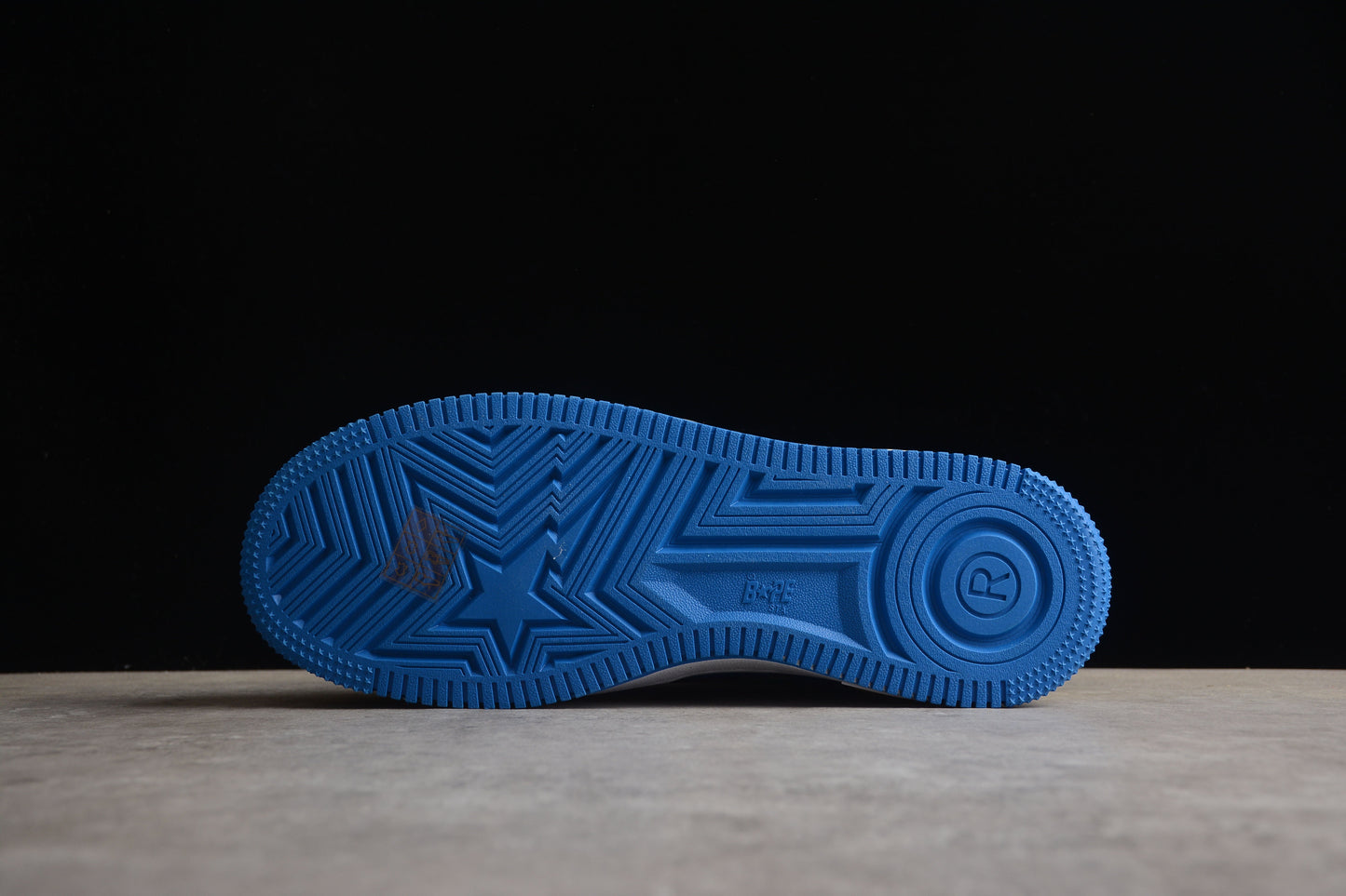 Baskets basses BAPE STA vertes, bleues et jaunes