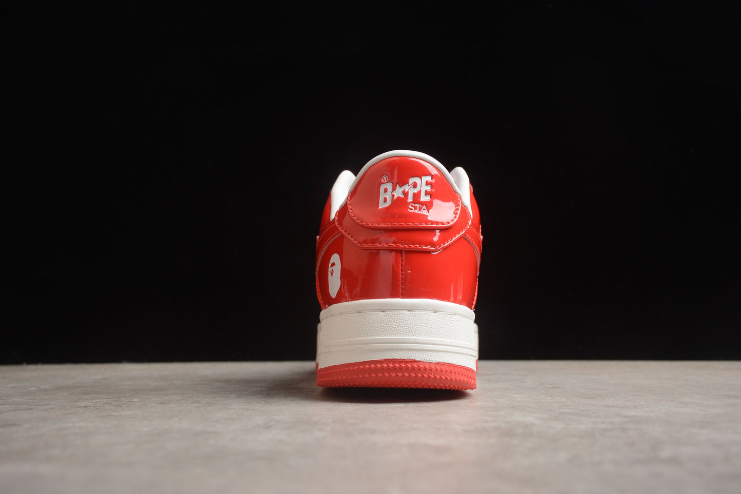 Baskets basses BAPE STA rouges et blanches