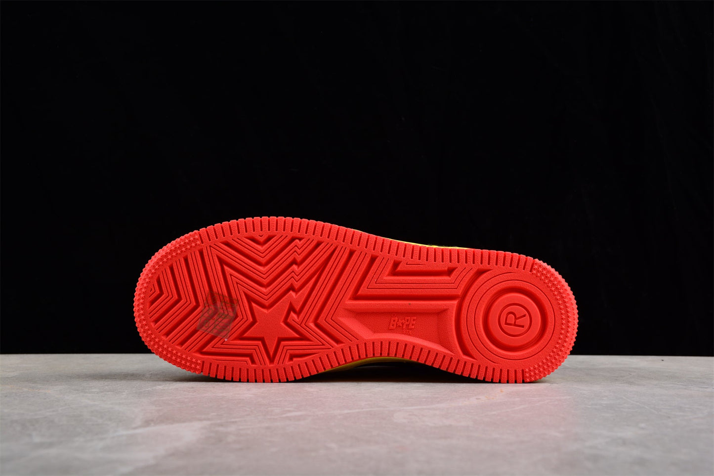 Baskets basses BAPE STA édition Iron Man rouge et jaune