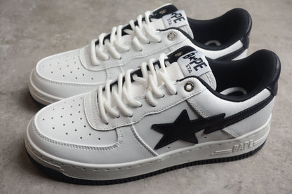 Baskets basses BAPE STA blanches et noires