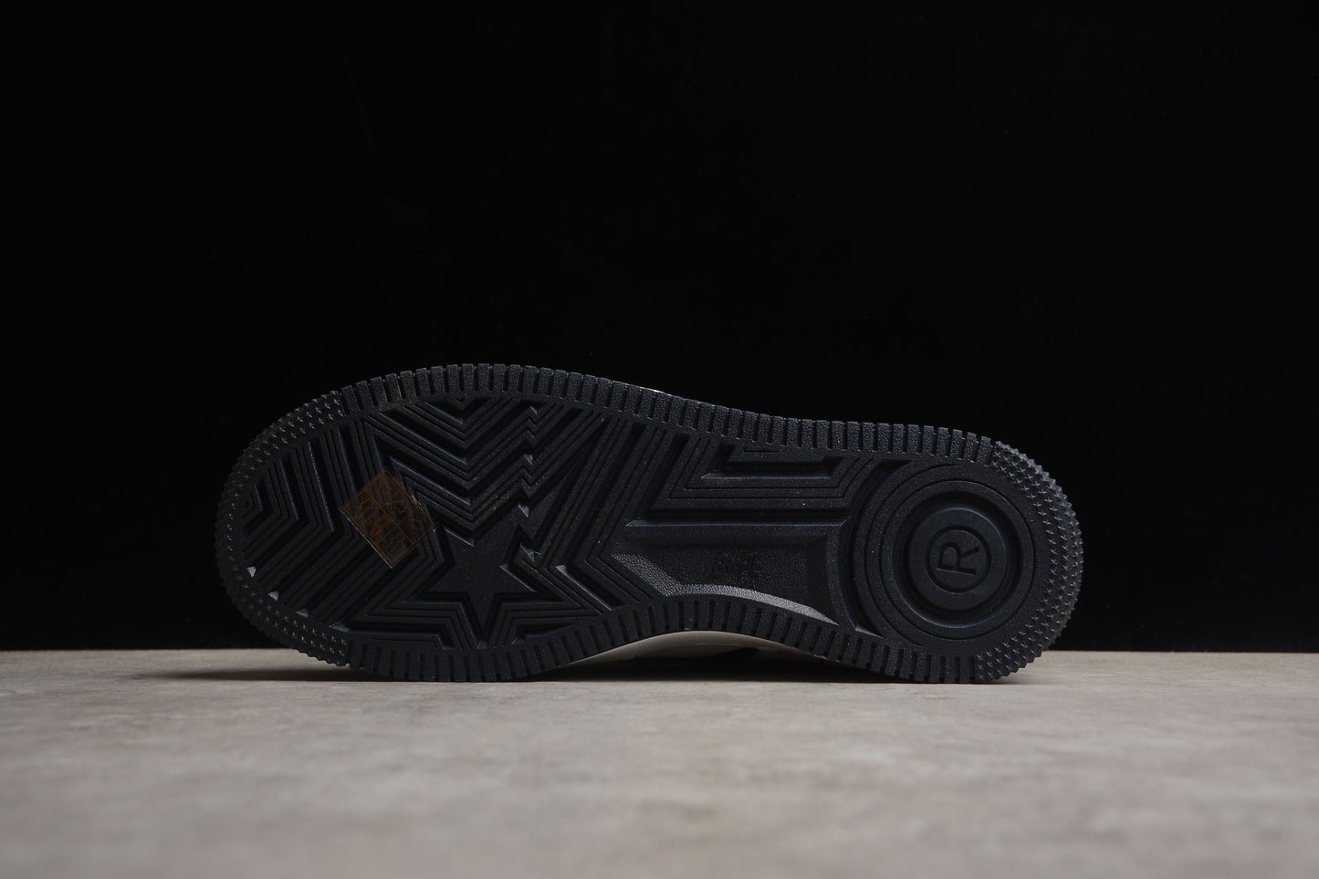 Baskets basses BAPE STA blanches et noires