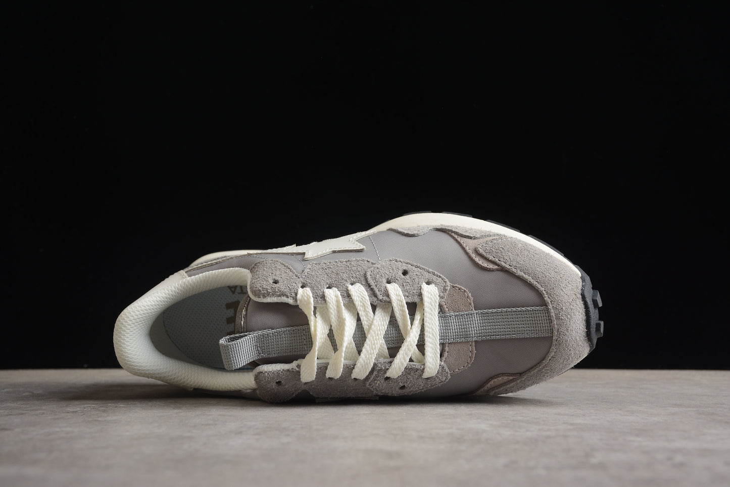 Baskets BAPE STA Runner grises et blanches