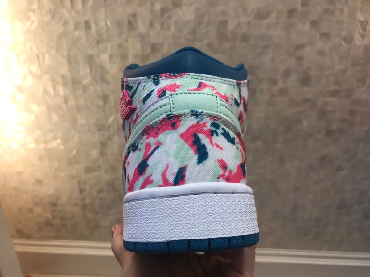 JORDAN 1 MID x PAINT STROKE 