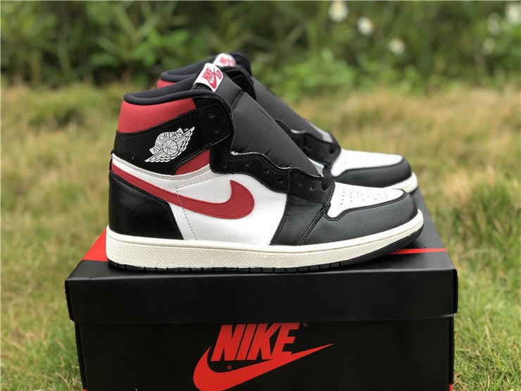 JORDAN 1 RETRO HIGH x NOIR ROUGE GYM 