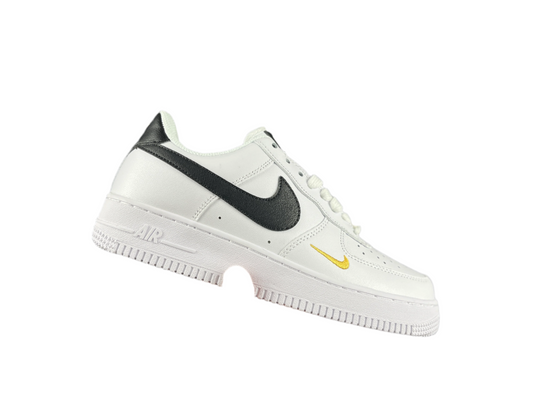 NIKE AIR FORCE 1 « Mini Swoosh Blanc/Noir »