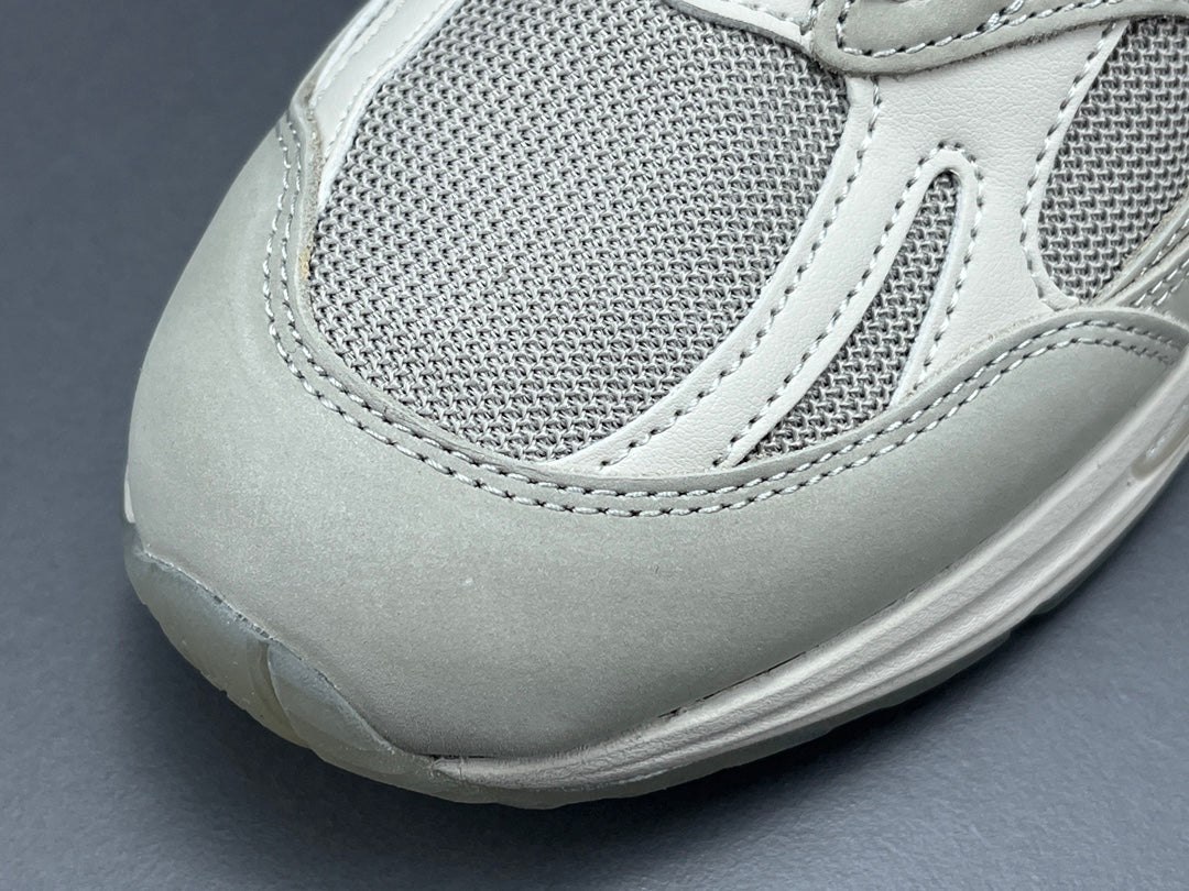 STONE ISLAND x 991v2 FABRIQUÉ EN ANGLETERRE GHOST PACK BEIGE