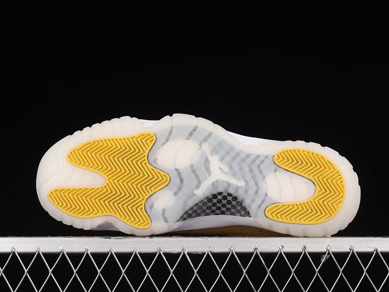 AIR JORDAN 11 LOW JAUNE PEAU DE SERPENT BLANC