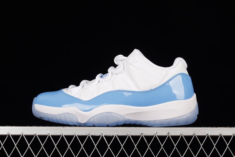 AIR JORDAN 11 RETRO LOW UNC BLANC/BLANC/BLEU UNIVERSITÉ