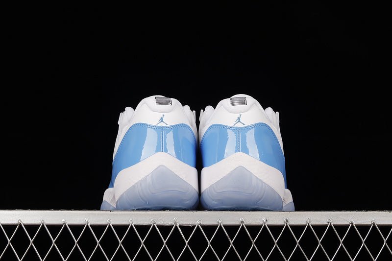 AIR JORDAN 11 RETRO LOW UNC BLANC/BLANC/BLEU UNIVERSITÉ