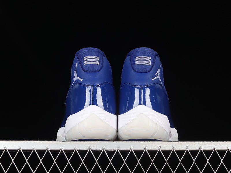 AIR JORDAN 11 RETRO MIDNIGHT NAVY/BLANC