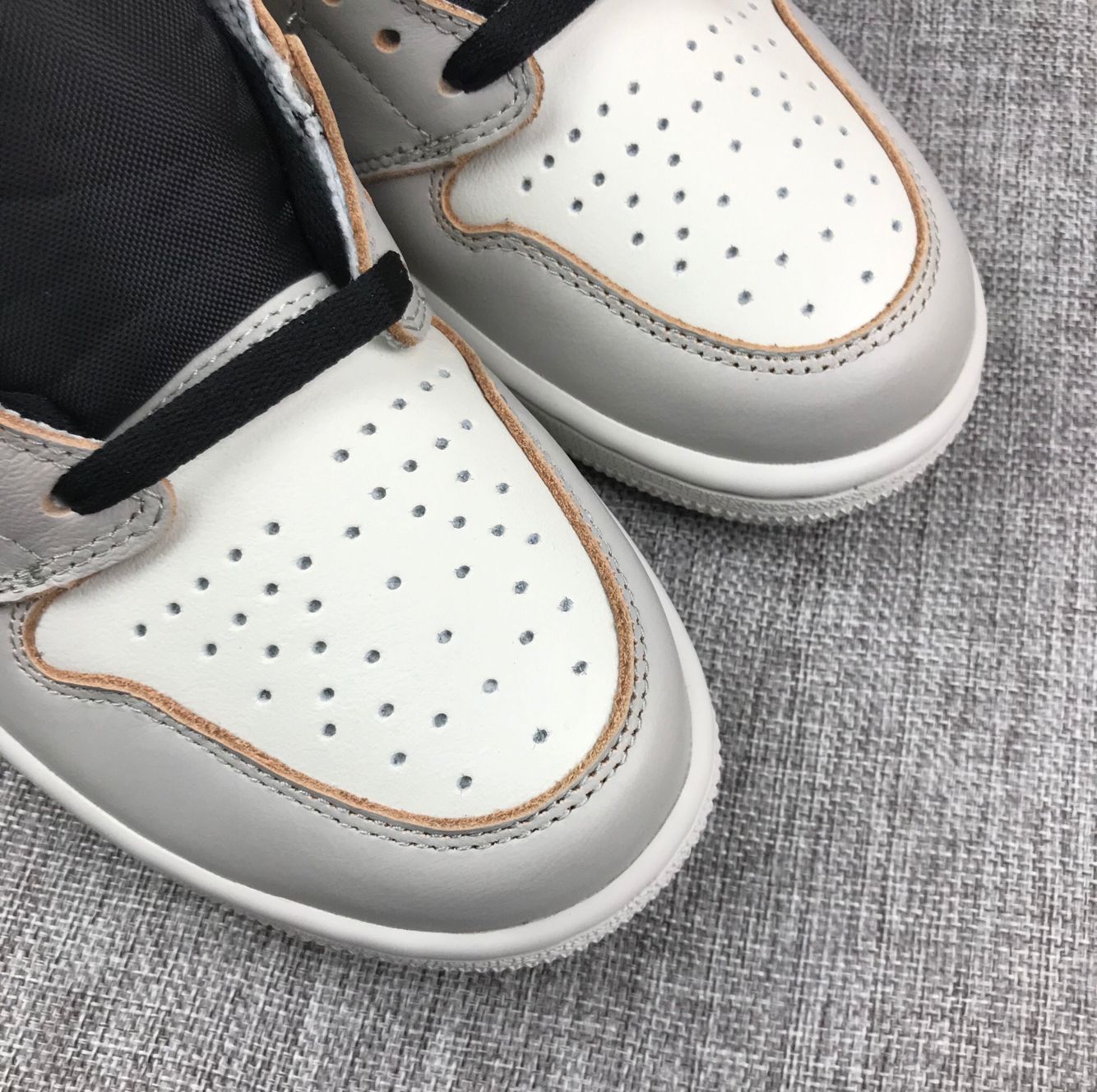 JORDAN 1 RETRO HIGH OG DEFIANT x SB NYC À PARIS 