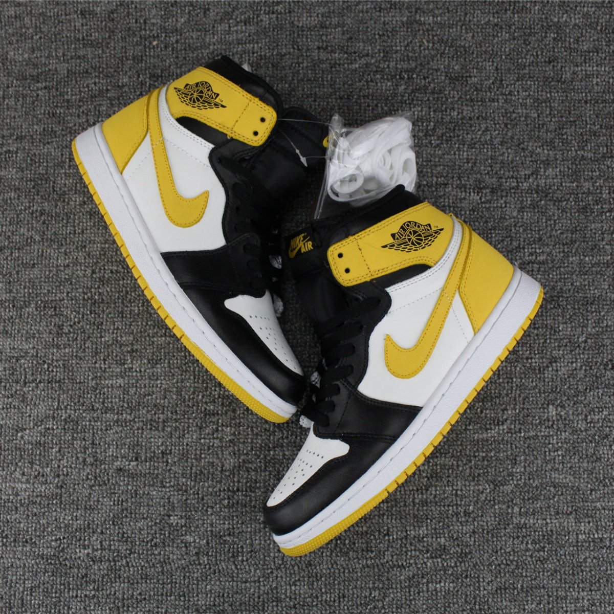 JORDAN 1 RETRO HIGH x YELLOW OCHRE