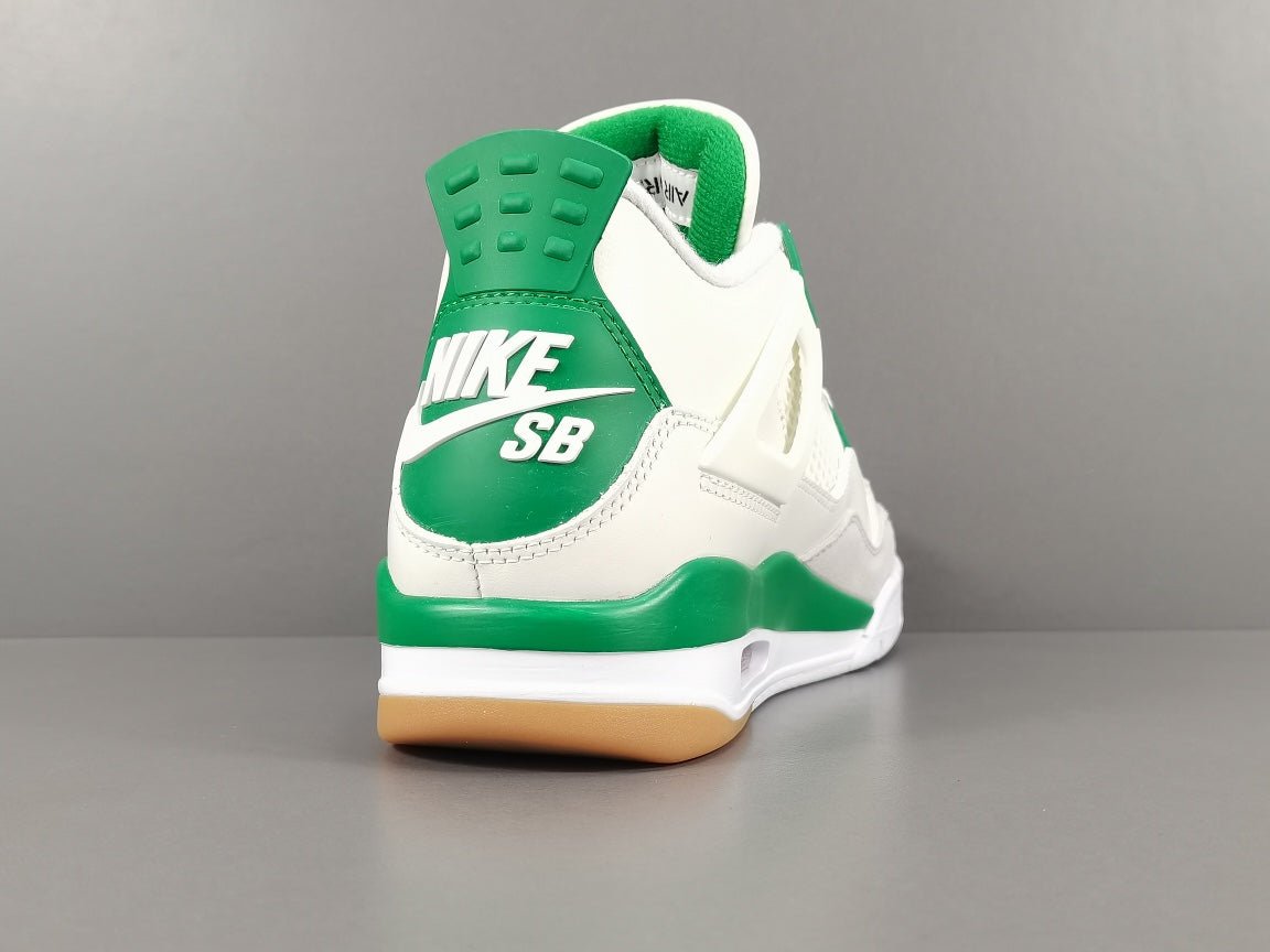 JORDAN 4 x VERT PIN