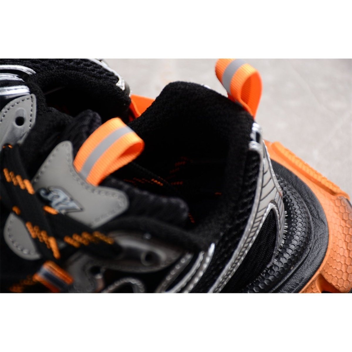 BALENCIAGA 3XL x NOIR ORANGE GRIS