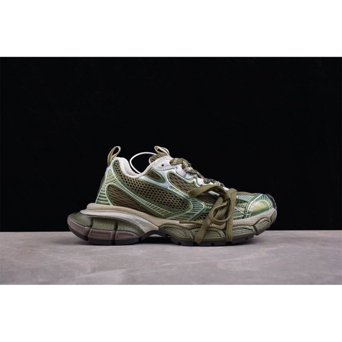 BALENCIAGA 3XL x VERT OLIVE