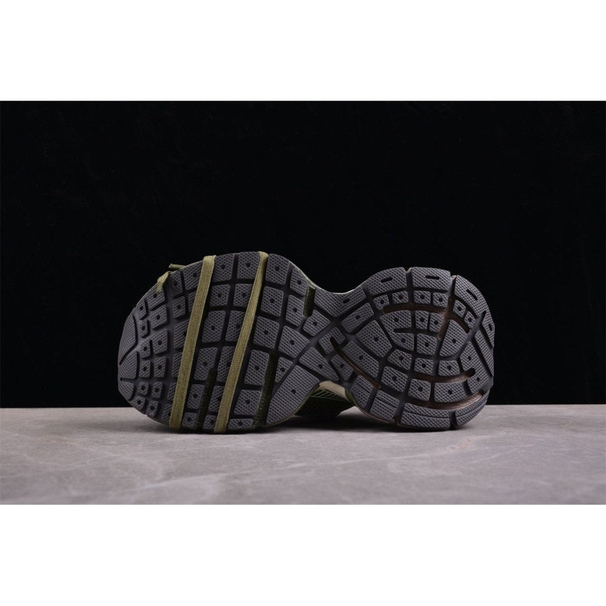 BALENCIAGA 3XL x VERT OLIVE