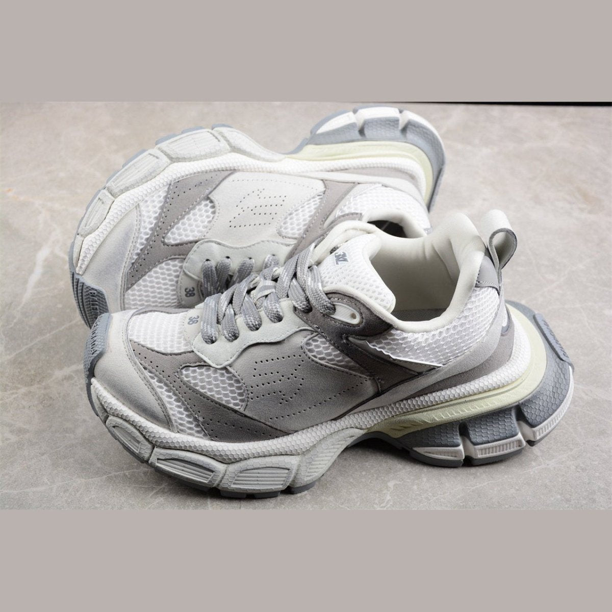 BALENCIAGA 3XL x BLANC GRIS