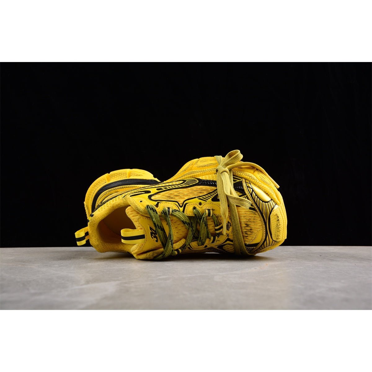 BALENCIAGA 3XL x JAUNE NOIR