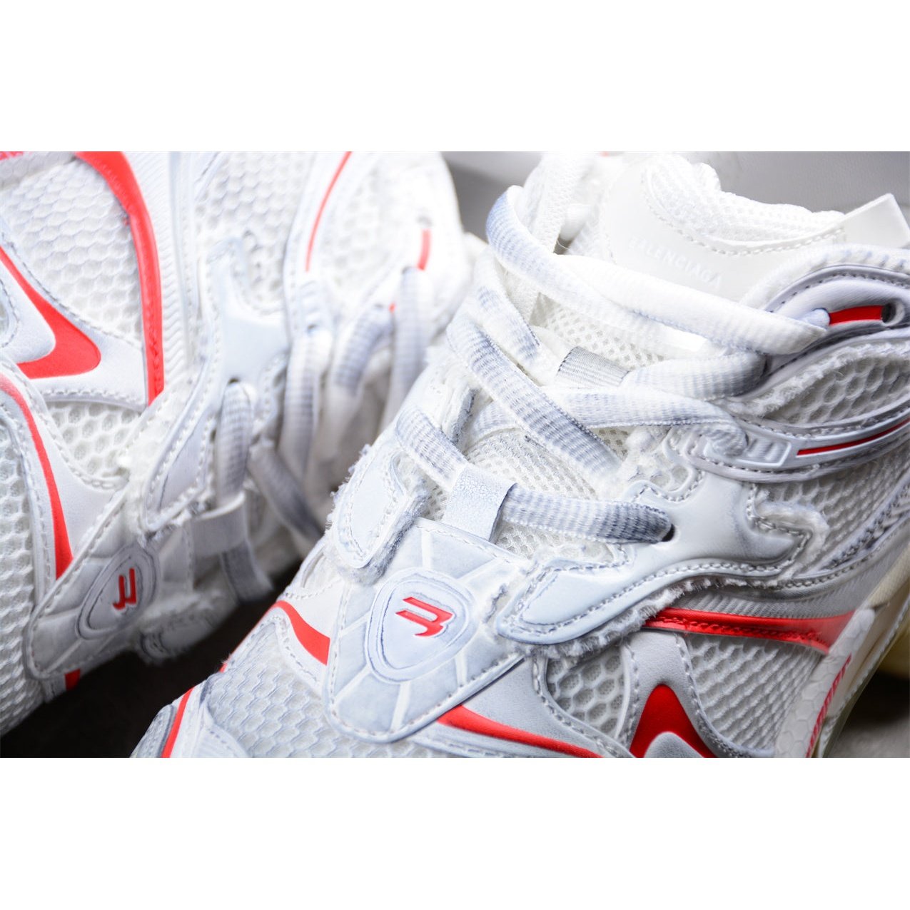 BALENCIAGA RUNNER x BLANC BEIGE ROUGE