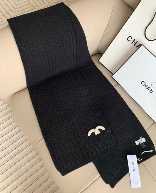 Écharpe CC noire et blanche