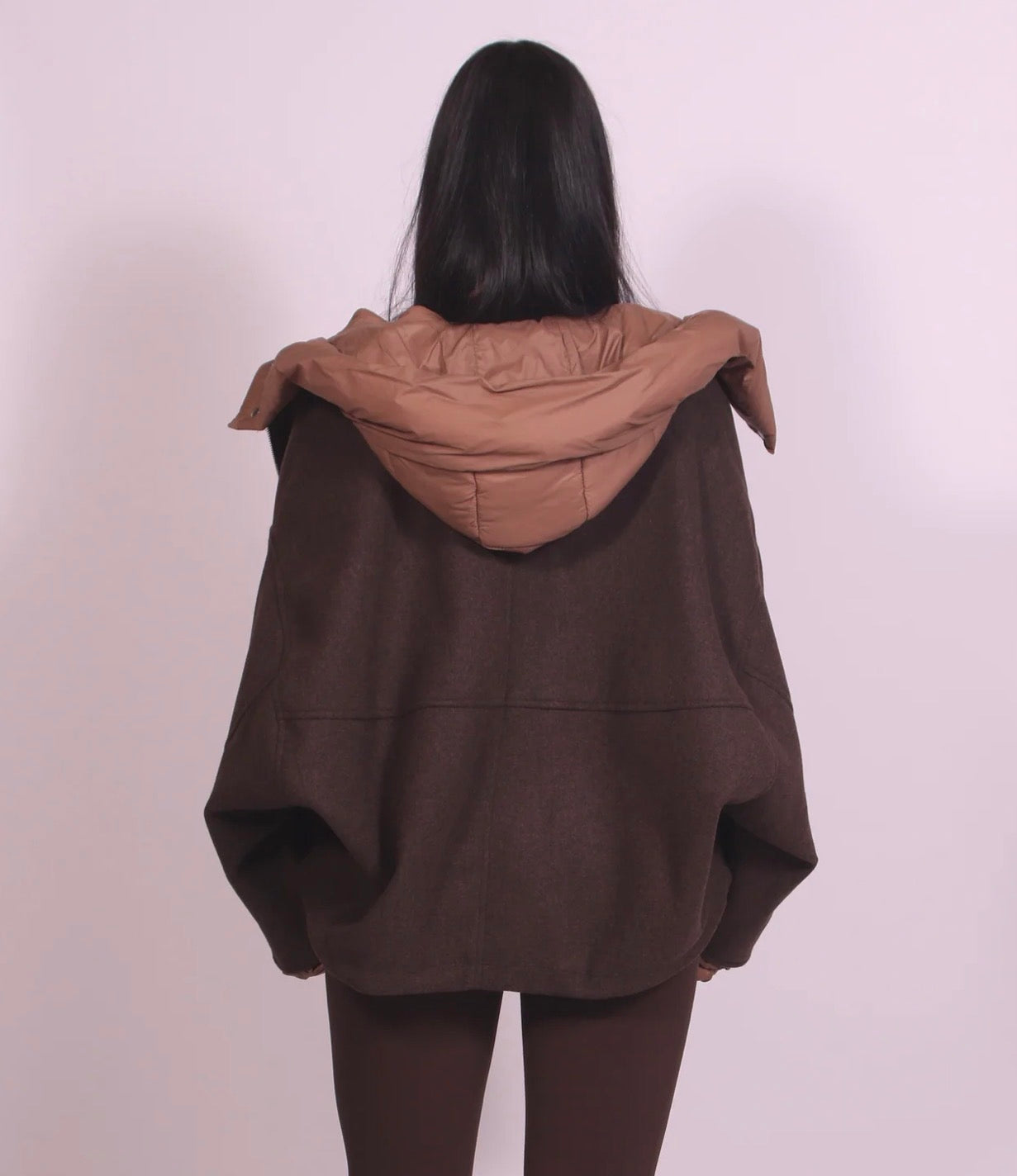 ENLEVER LA VESTE MARRON