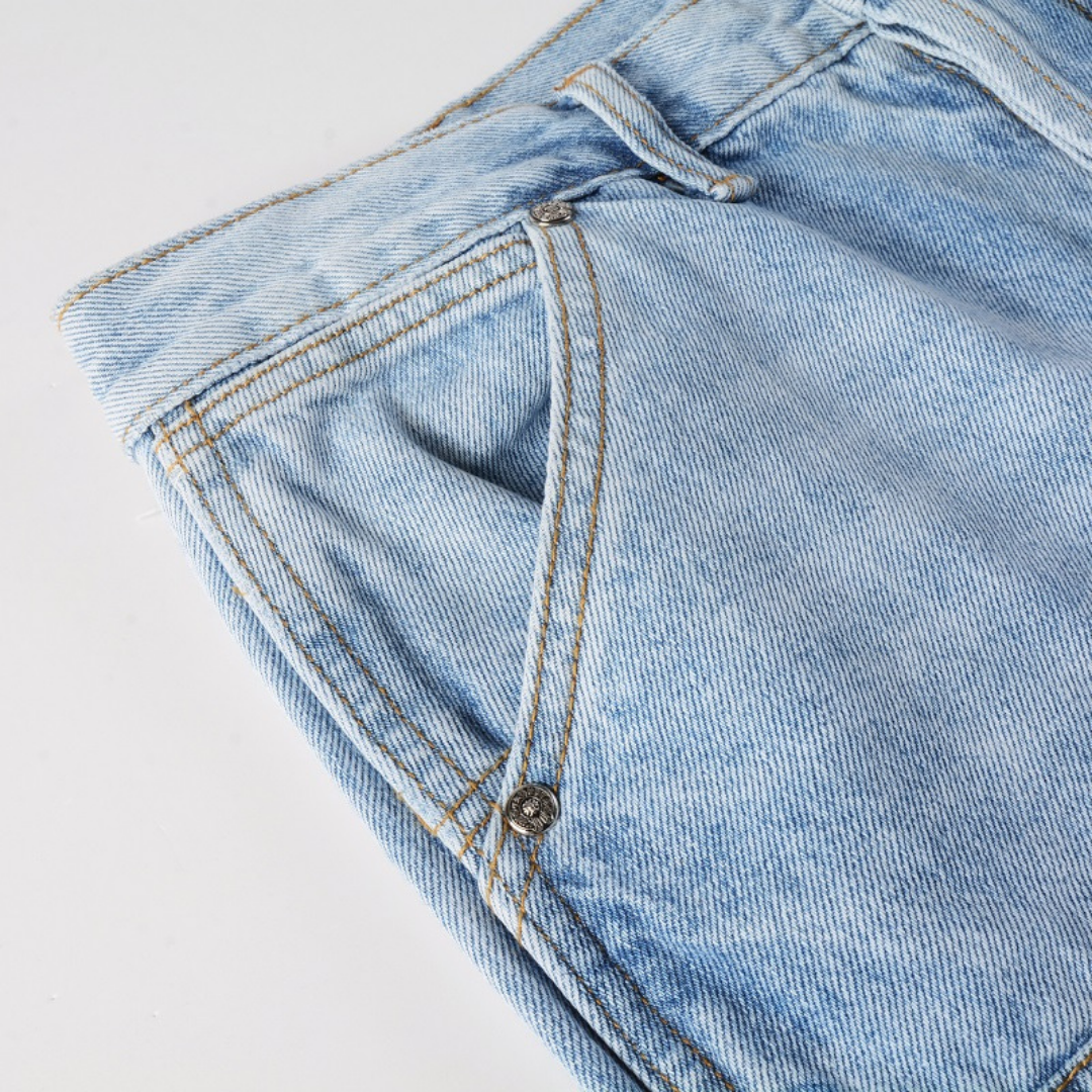 Jean évasé à patch bleu Amr