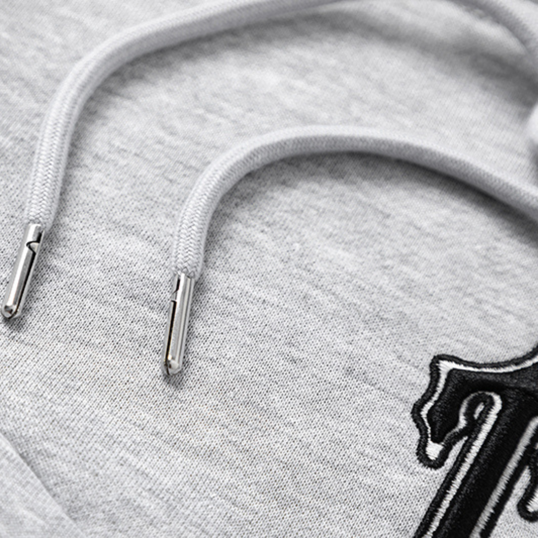 Survêtement gris à rayures en V décodé